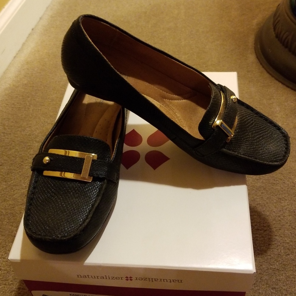 8W Naturalizer Loafers
